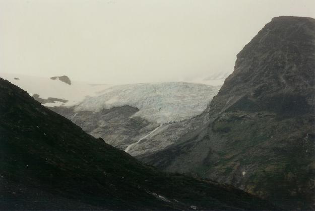 Spiterstulen -> Leirvassbu. Op gennem Visdalen med vue tilbage mod sidedalen med Svellnosbreen.